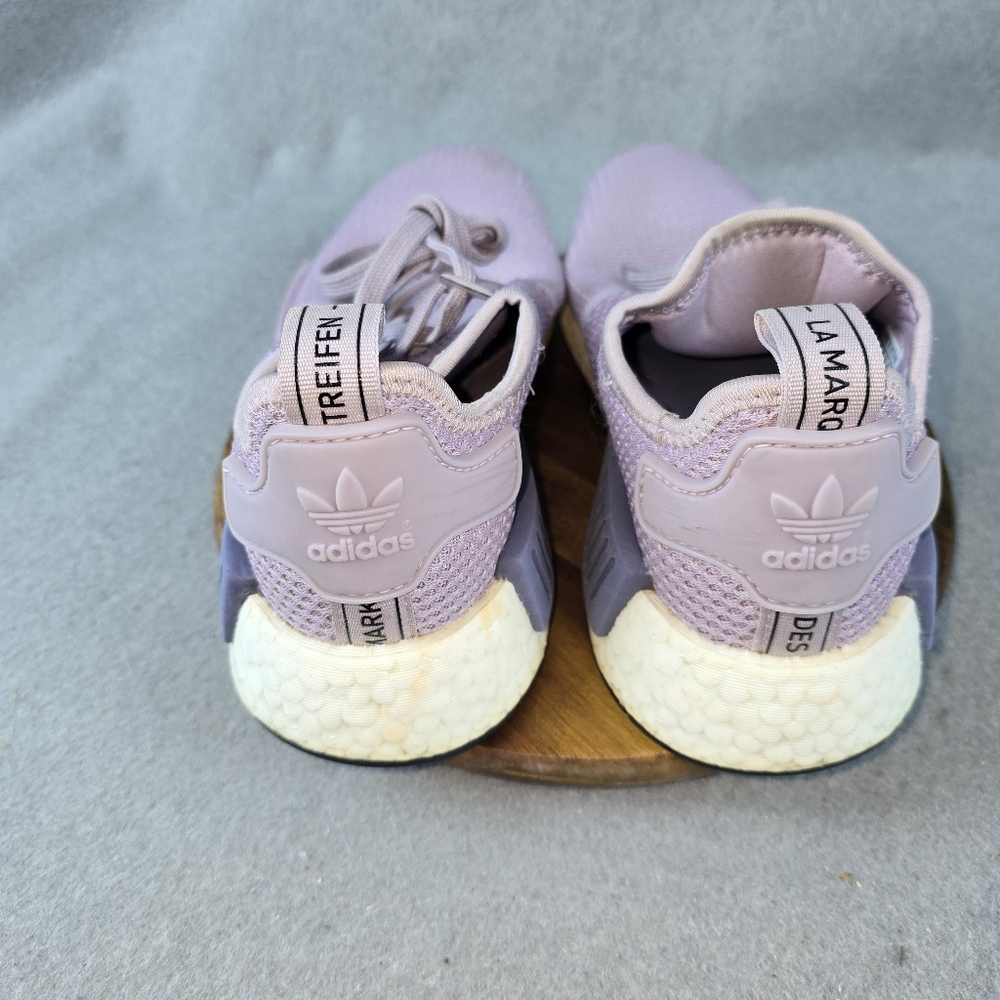 Purple adidas, marque aux 3 bandes, boost Womens Size 6**** - Picture 4 of 10